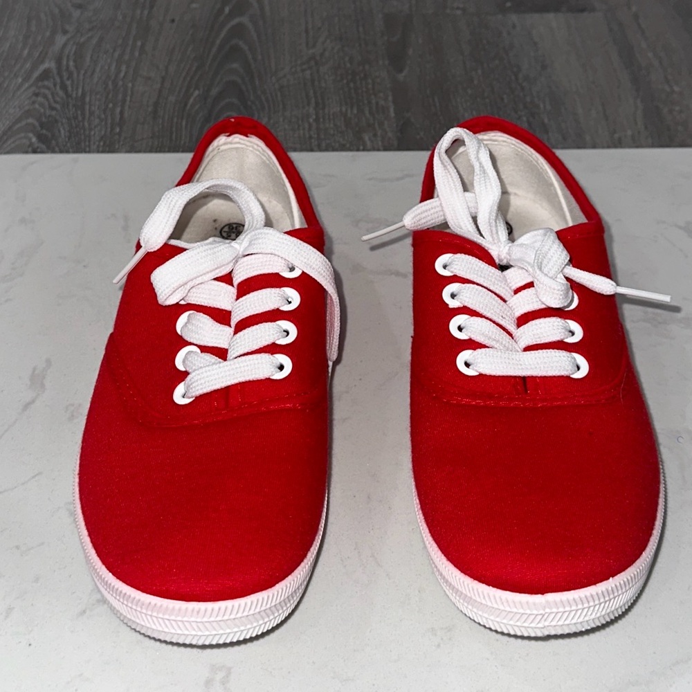 Venus Celia Red and White lace up low top canvas sneaker women size 5